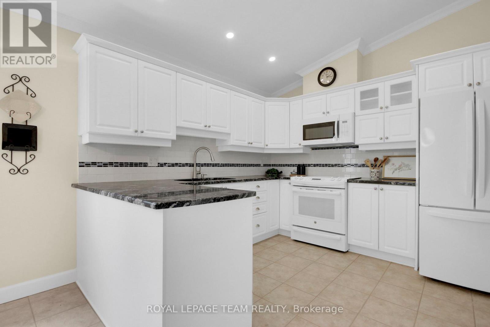 3 Bed, 3 Bath House for Sale in Ottawa – 83 WATERTHRUSH CRESCENT, Ottawa – MLS# X13526958 - Image 19
