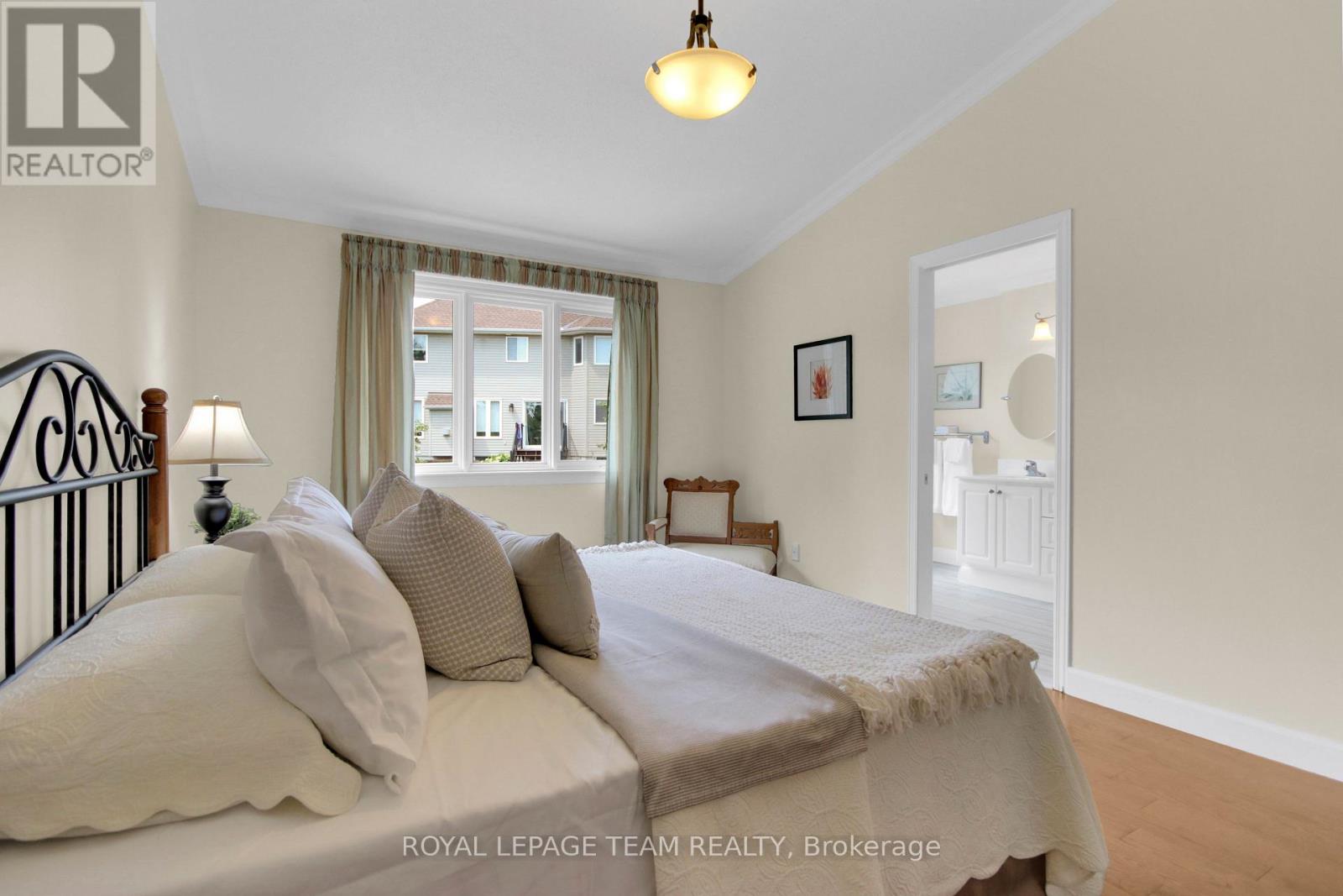 3 Bed, 3 Bath House for Sale in Ottawa – 83 WATERTHRUSH CRESCENT, Ottawa – MLS# X13526958 - Image 24