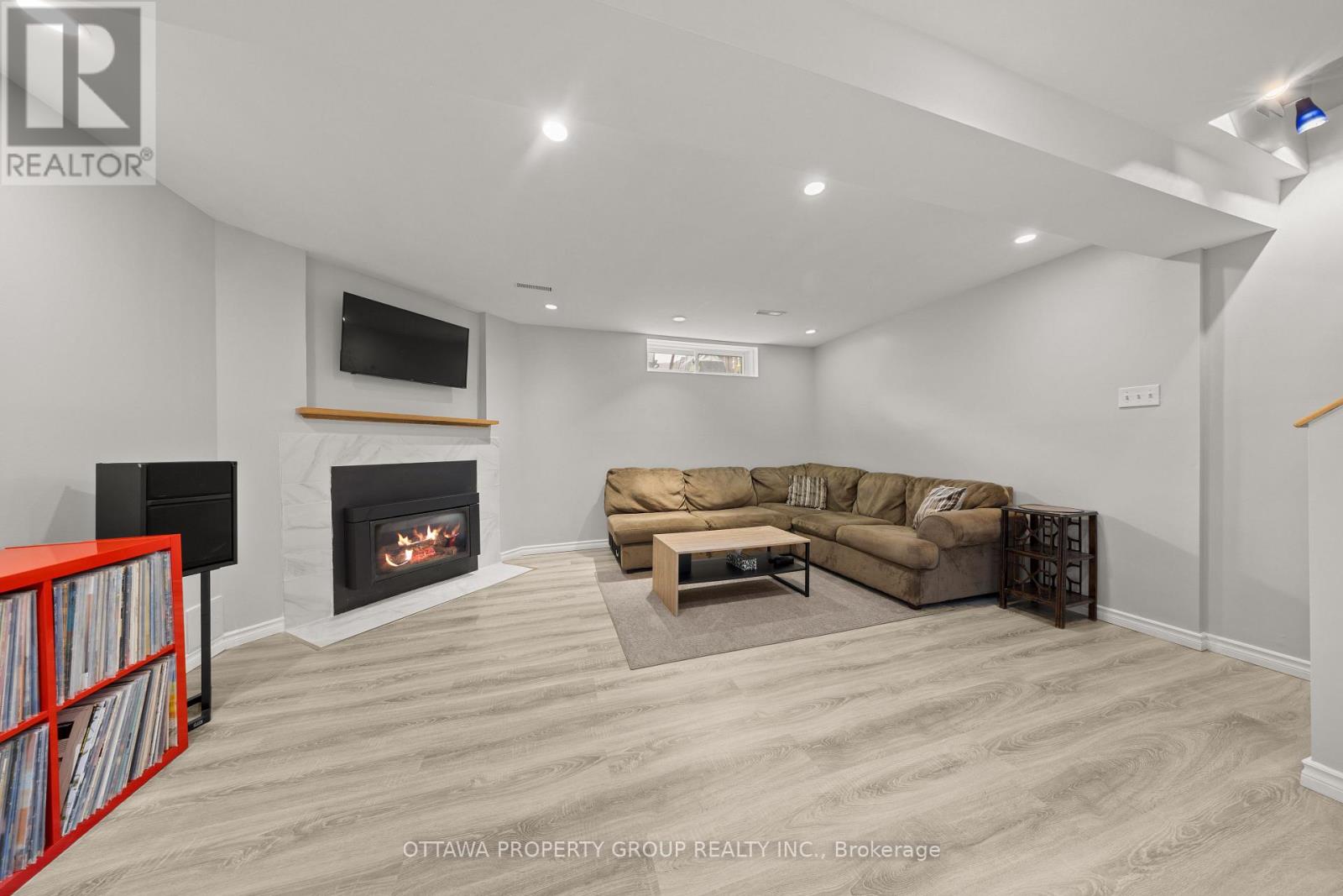 13 BENTBROOK CRESCENT - 11