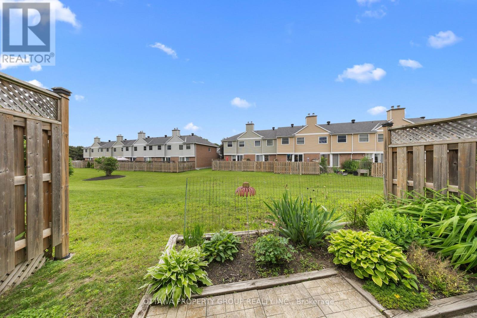 13 BENTBROOK CRESCENT - 22