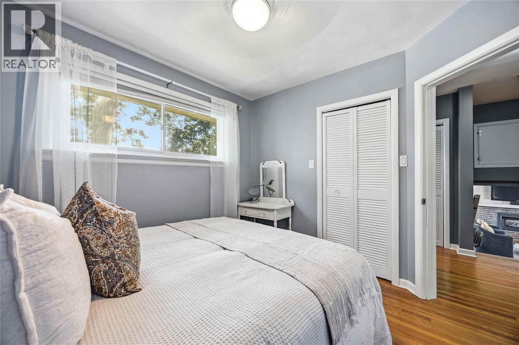 1220 RIDGEWOOD DRIVE - 16