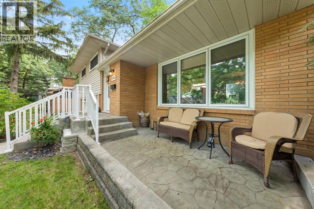 1220 RIDGEWOOD DRIVE - 41