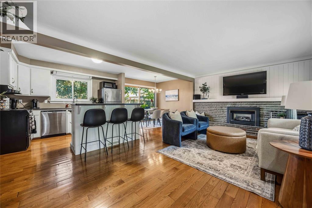 1220 RIDGEWOOD DRIVE - 5
