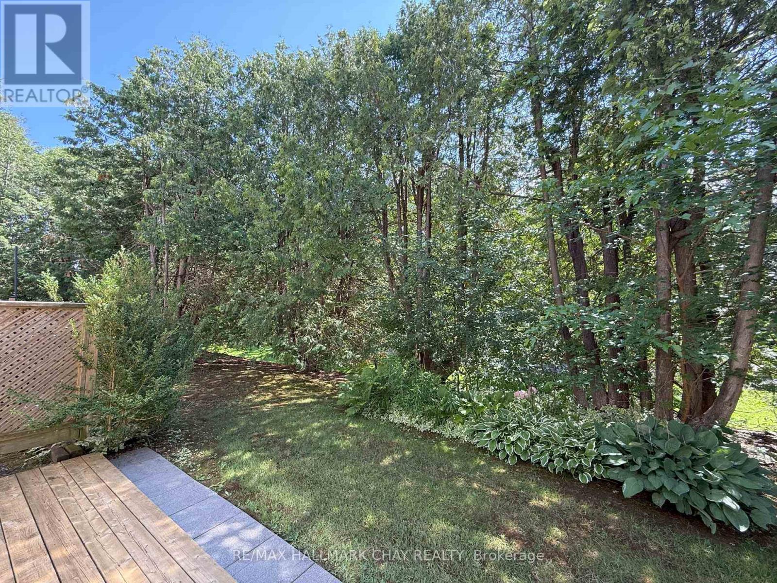 #18 128 ESCARPMENT CRESCENT - 14