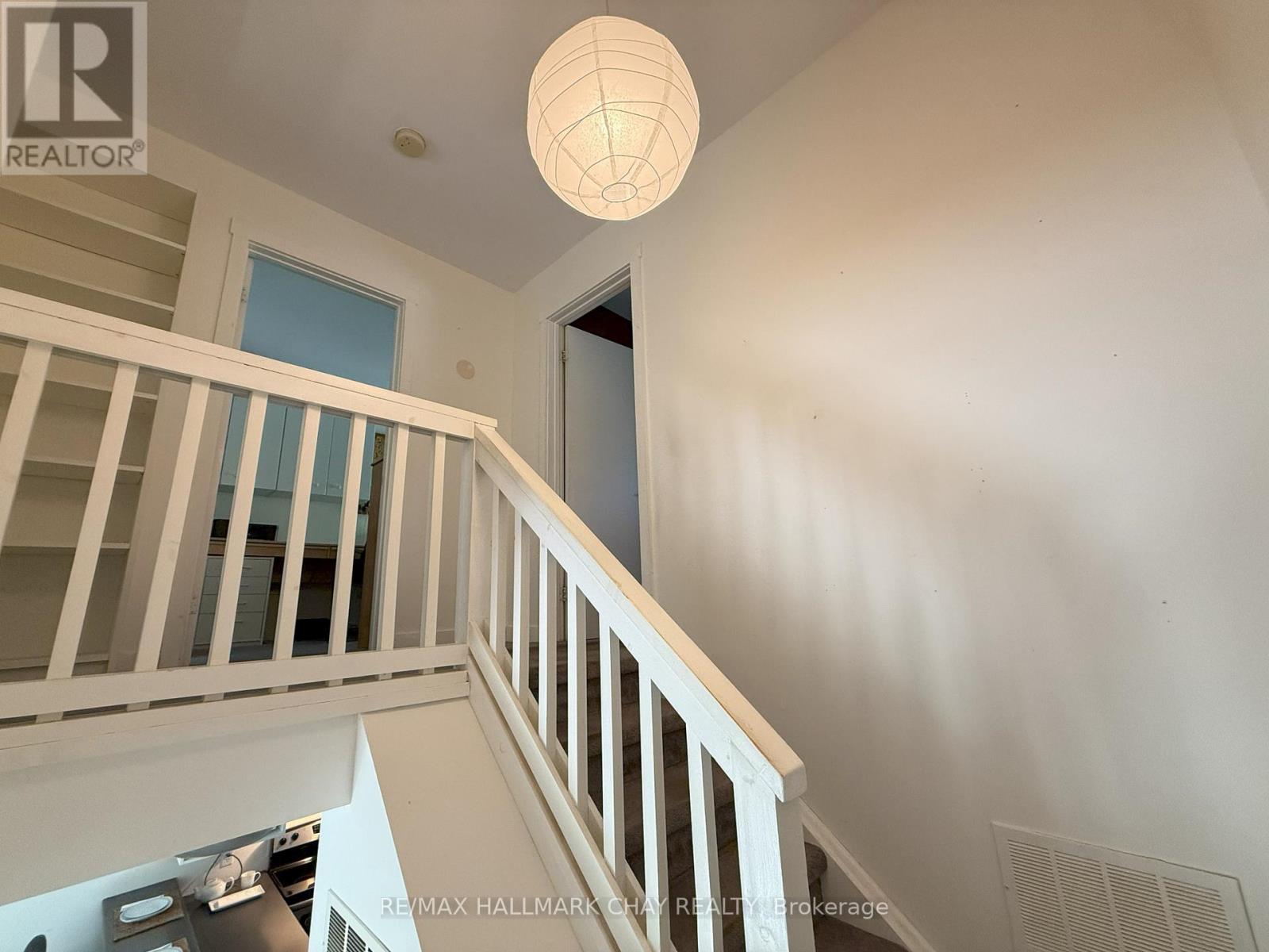 #18 128 ESCARPMENT CRESCENT - 6