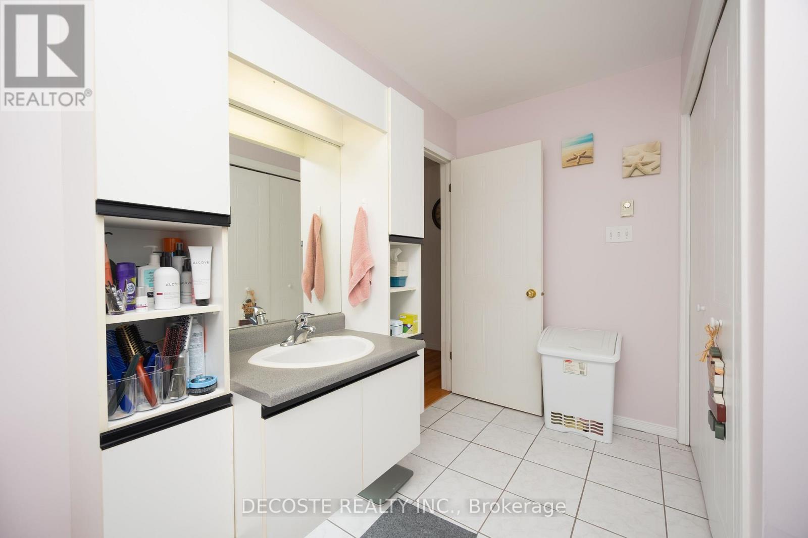 87 TONIA STREET - 13