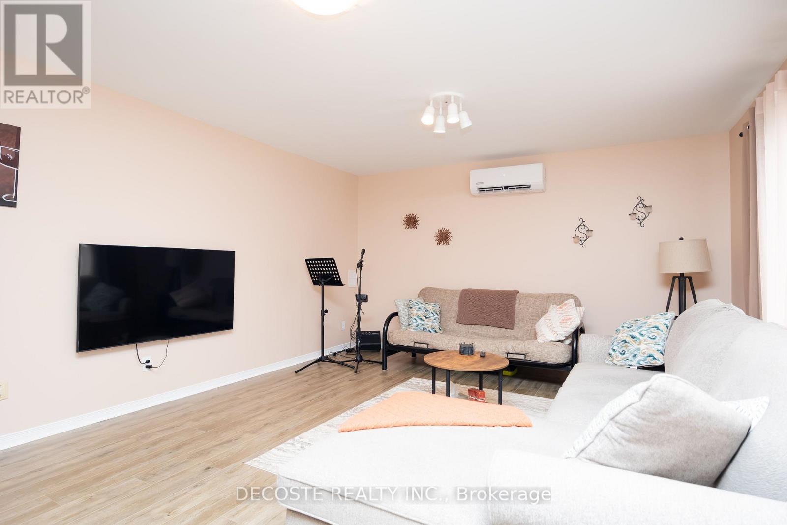87 TONIA STREET - 21