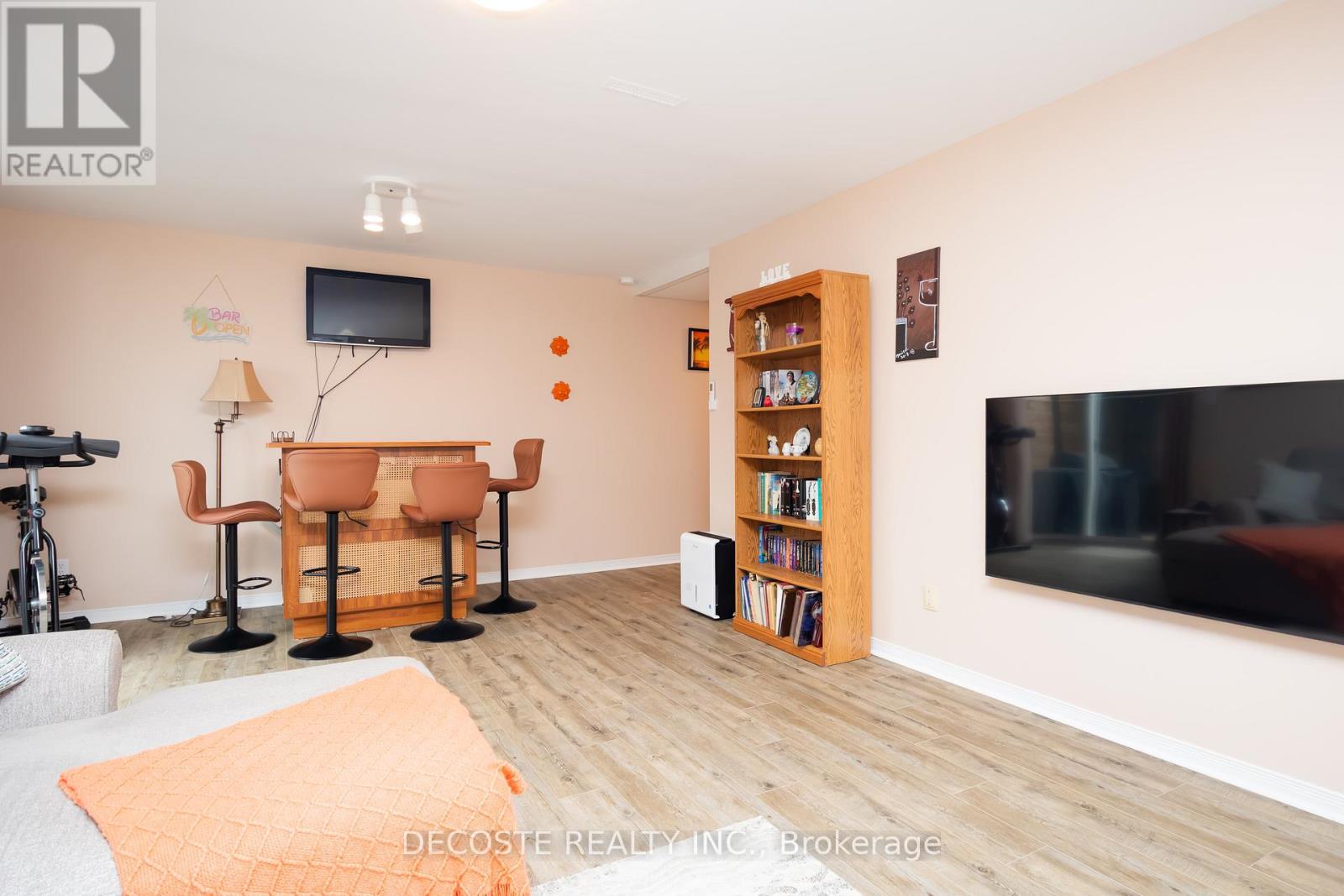 87 TONIA STREET - 22