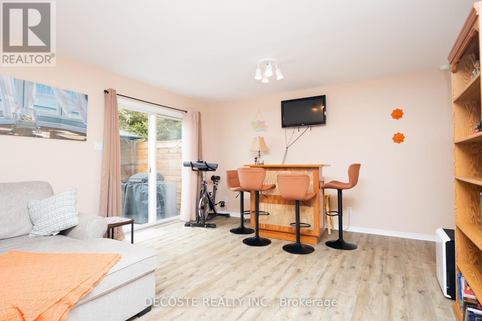 87 TONIA STREET - 23