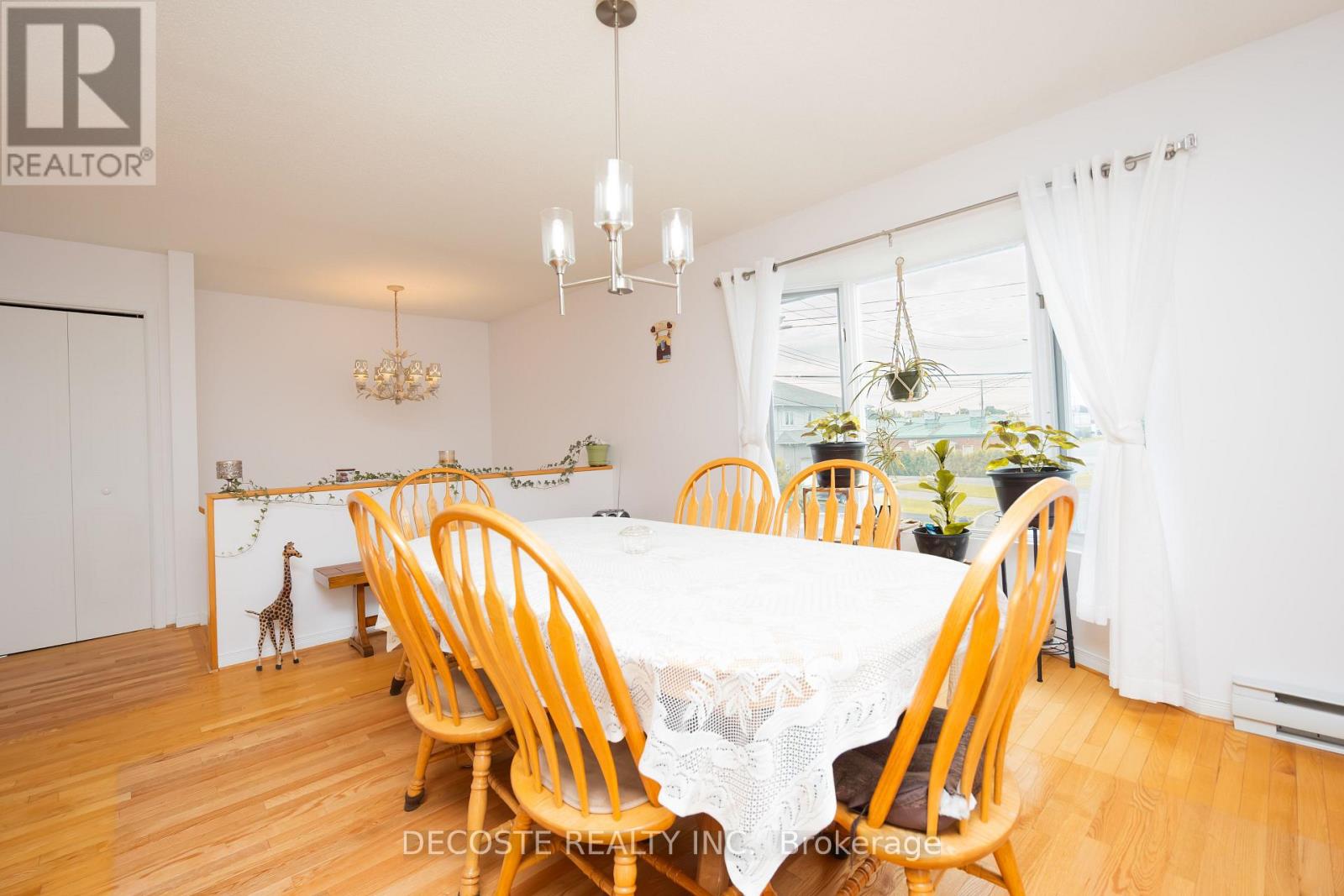 87 TONIA STREET - 6