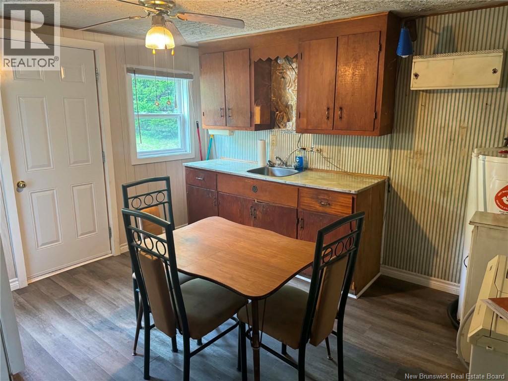 10 Cross Road - Image 12