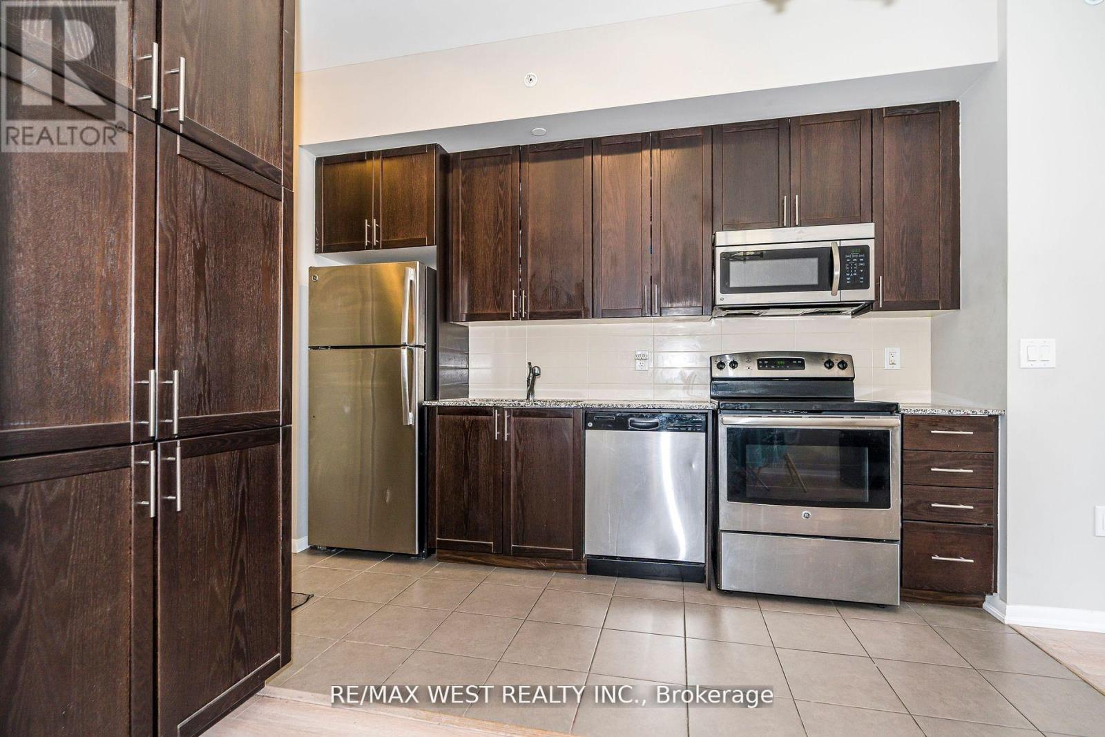 #803 830 LAWRENCE AVENUE - 12