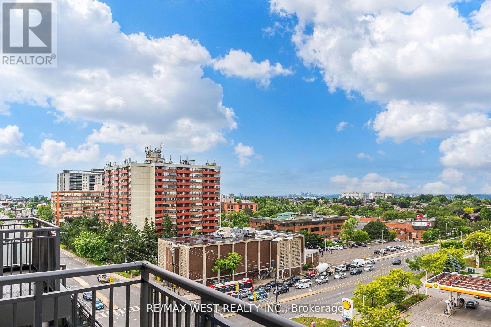 #803 830 LAWRENCE AVENUE - 19
