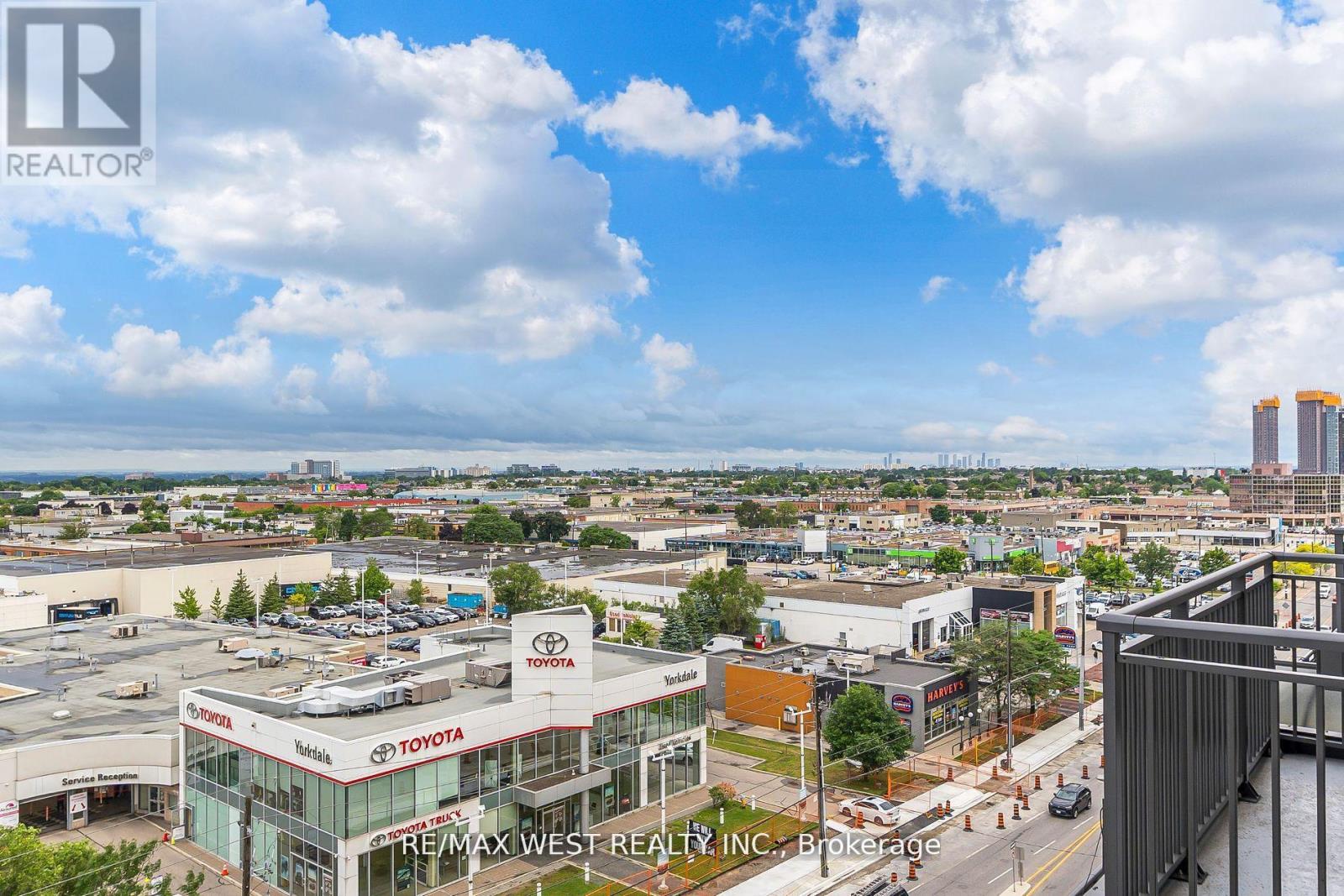 #803 830 LAWRENCE AVENUE - 20
