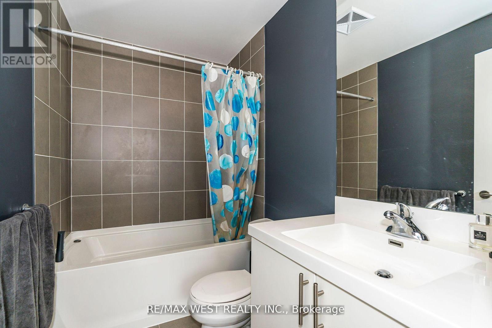 #803 830 LAWRENCE AVENUE - 29