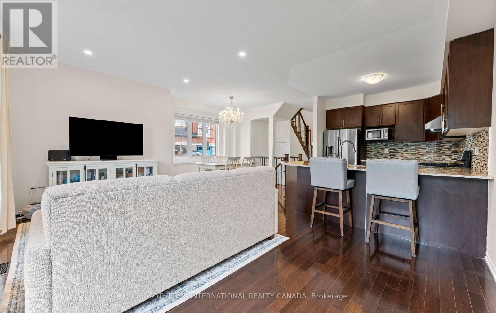 #21 745 FARMSTEAD DRIVE - 10