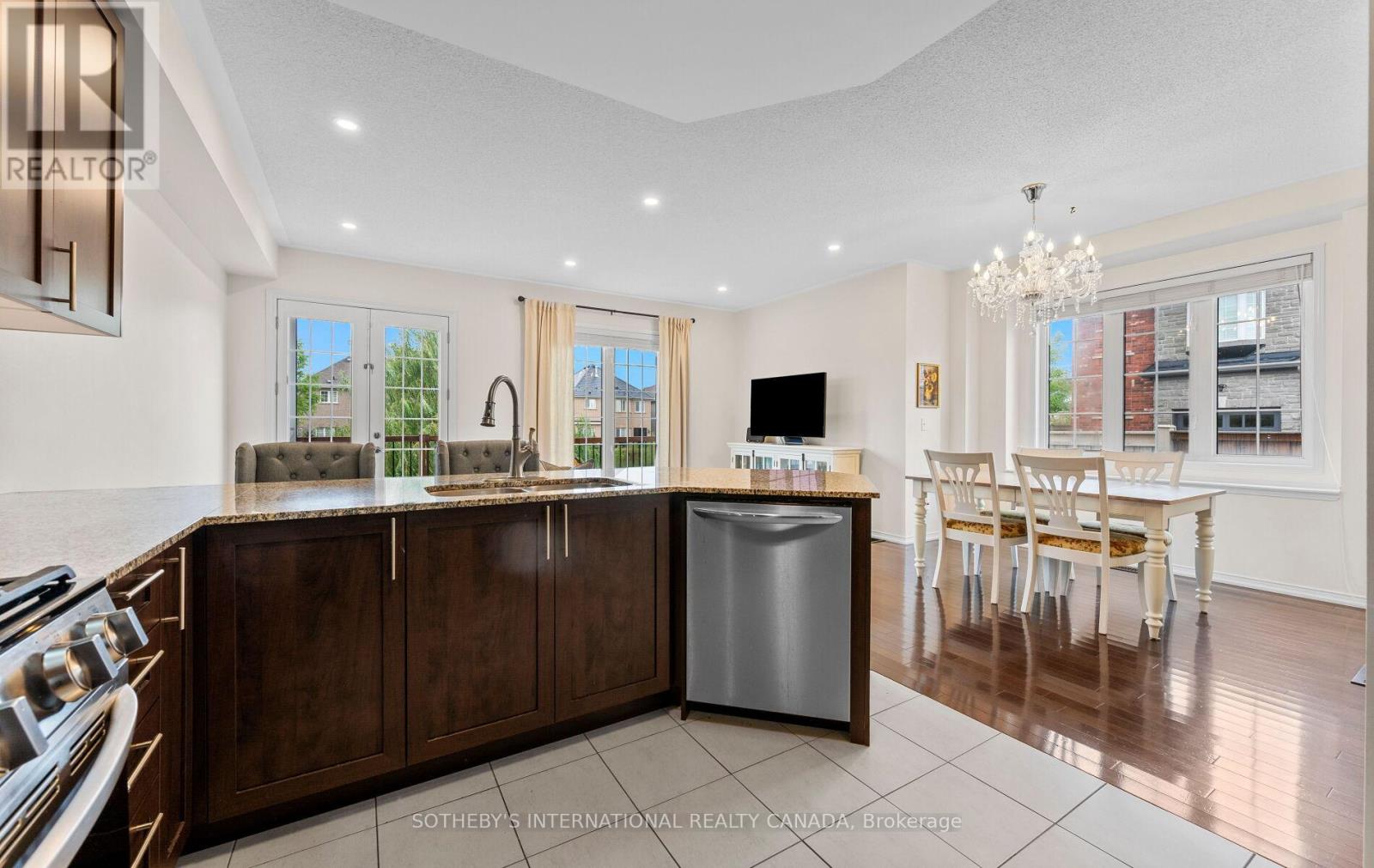 #21 745 FARMSTEAD DRIVE - 13