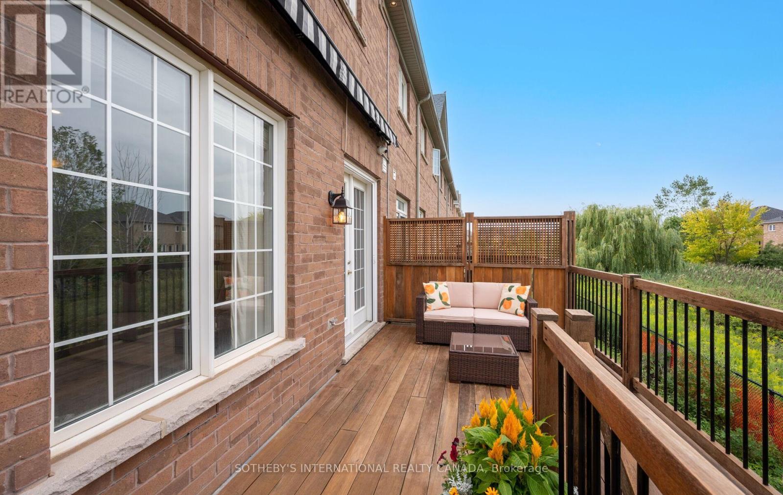 #21 745 FARMSTEAD DRIVE - 17