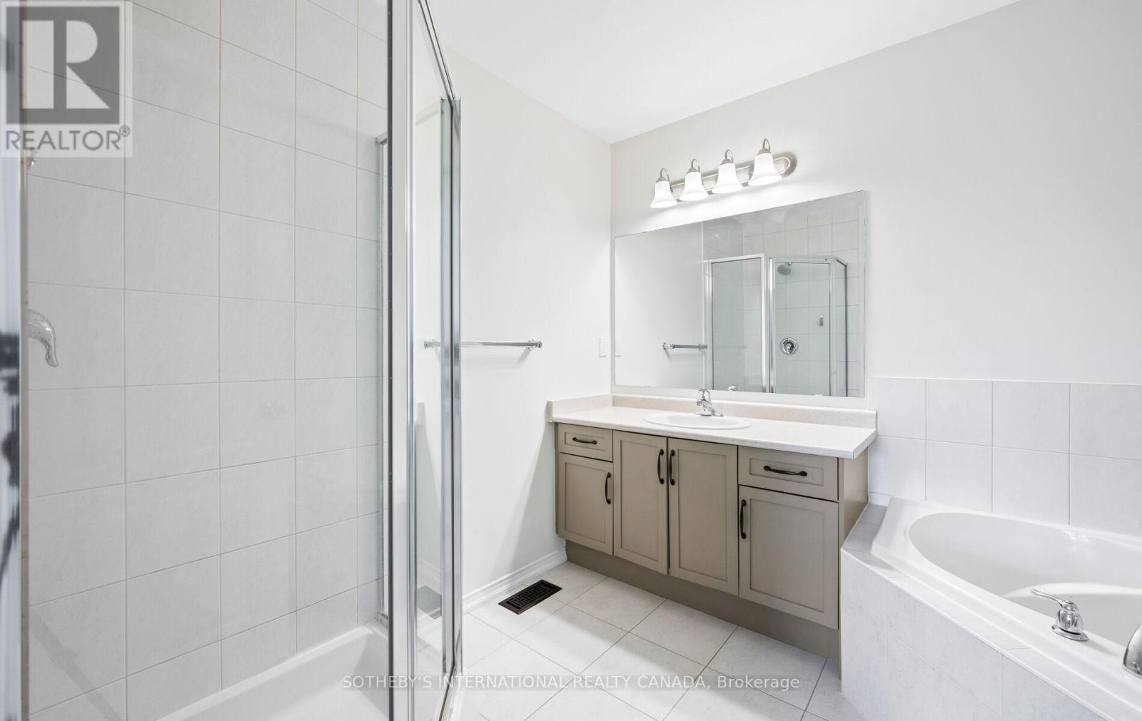 #21 745 FARMSTEAD DRIVE - 26