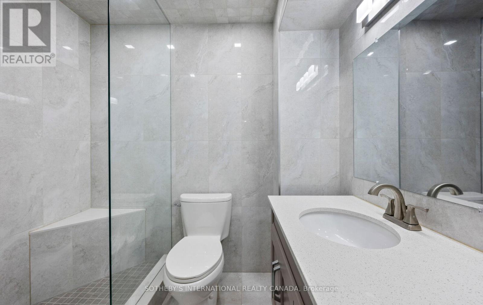#21 745 FARMSTEAD DRIVE - 40