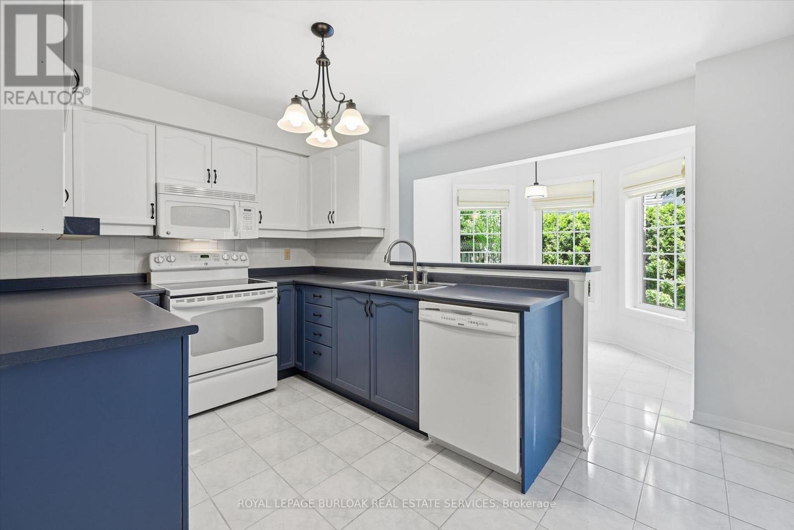 #19 3333 NEW STREET - 10