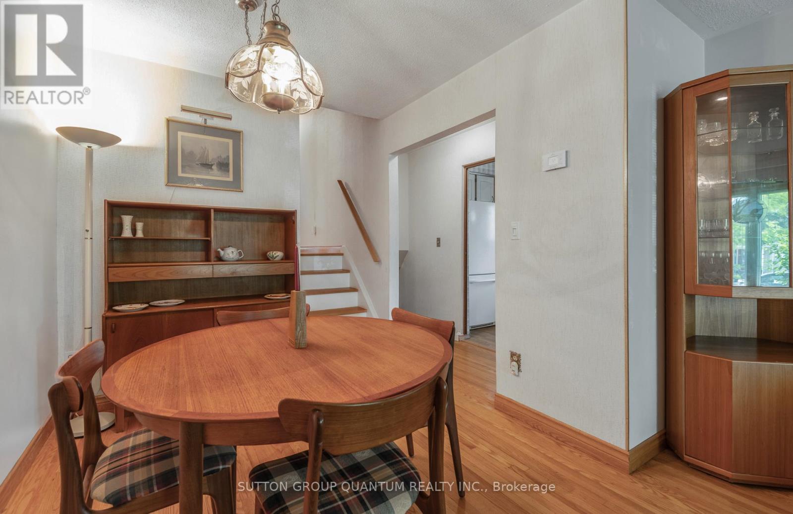 754 EAGLEMOUNT CRESCENT - 11