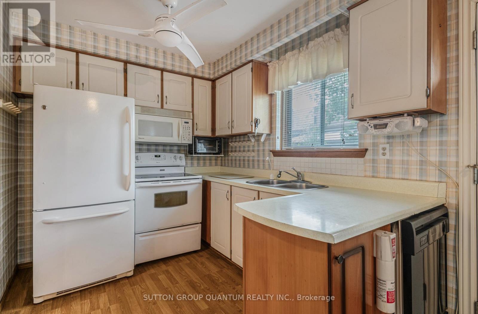 754 EAGLEMOUNT CRESCENT - 14