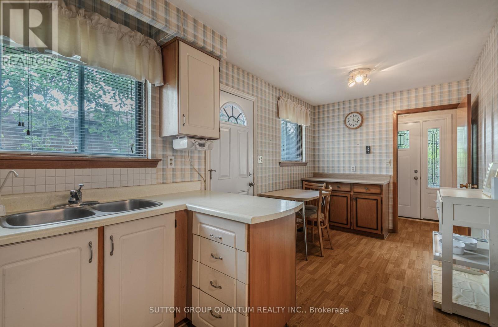 754 EAGLEMOUNT CRESCENT - 15