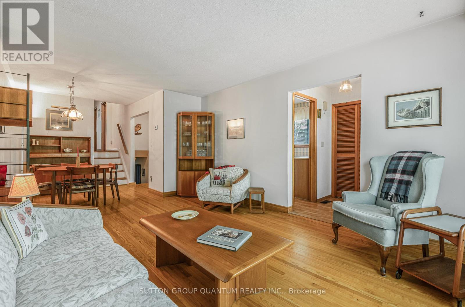 754 EAGLEMOUNT CRESCENT - 8