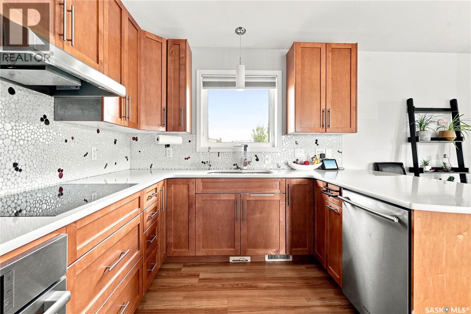 11 Ridge CRESCENT — photo 12