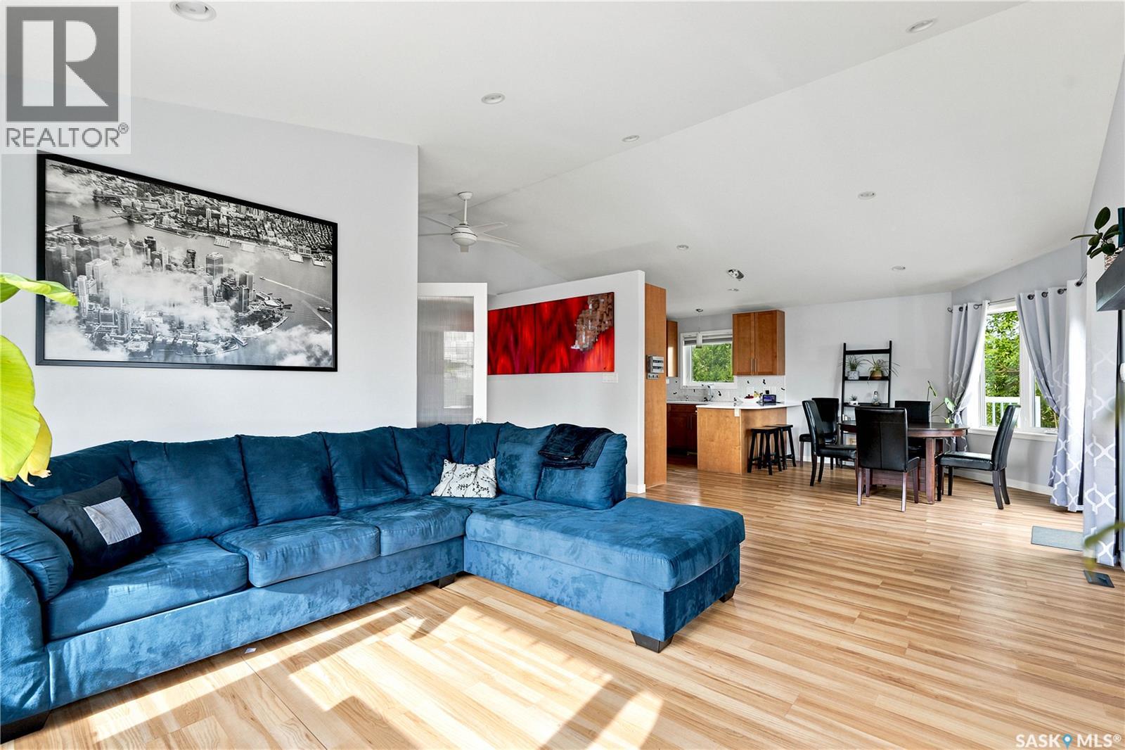 11 Ridge CRESCENT — photo 17
