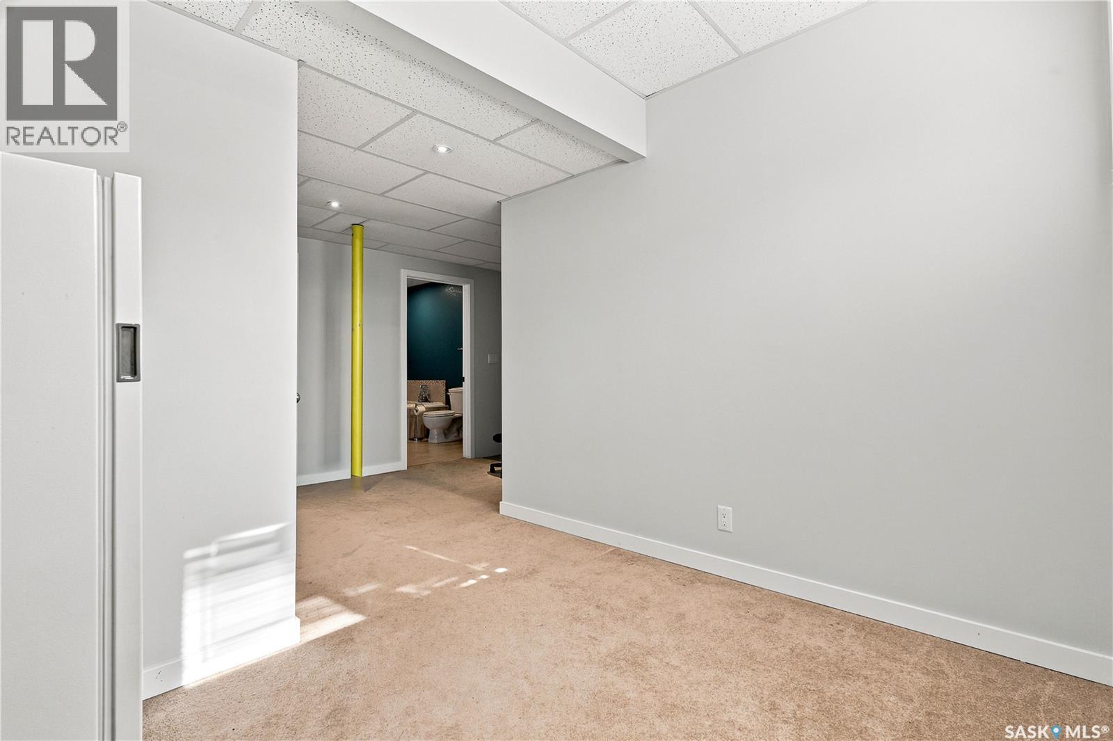 11 Ridge CRESCENT — photo 40