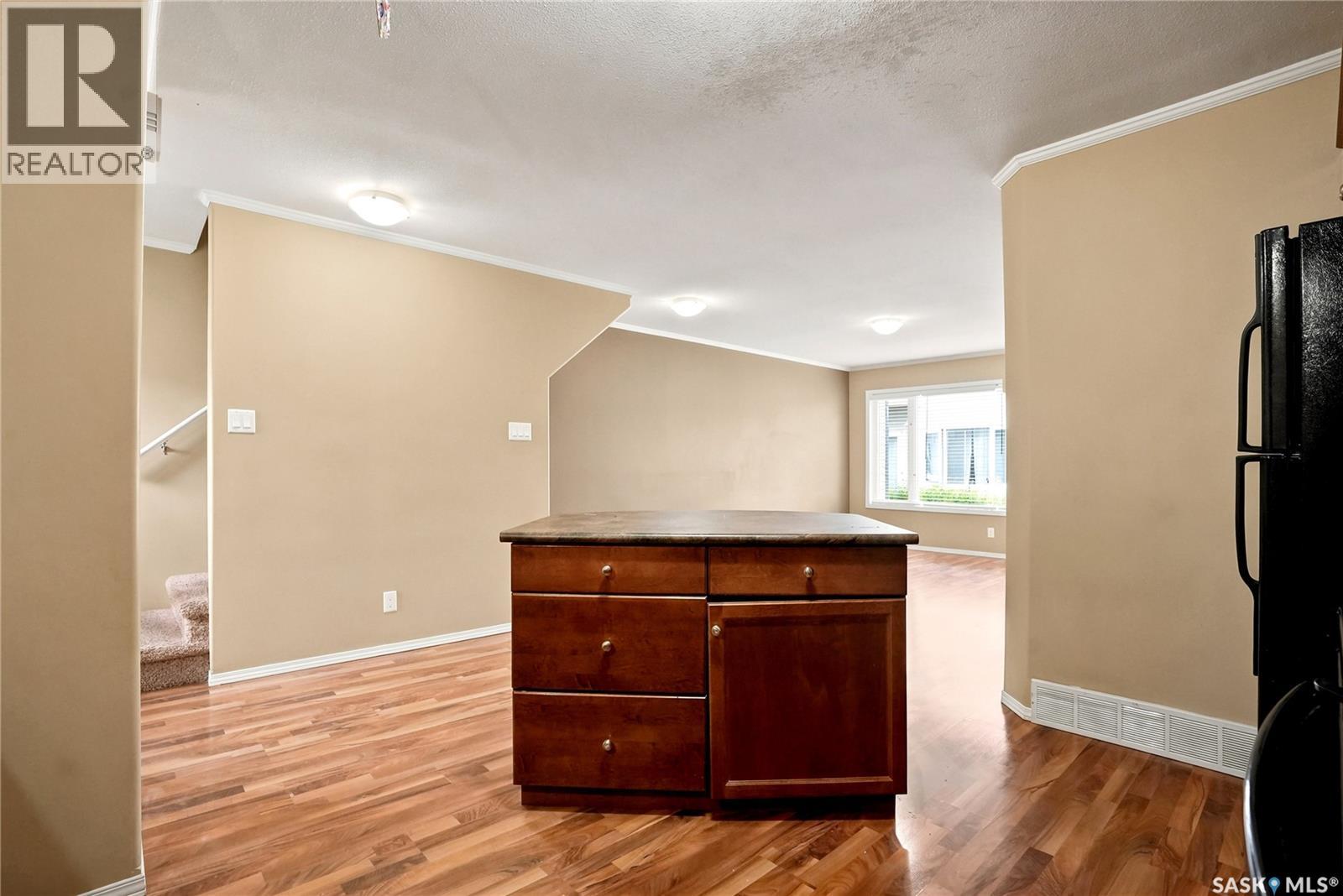 403 715 Hart ROAD — photo 10