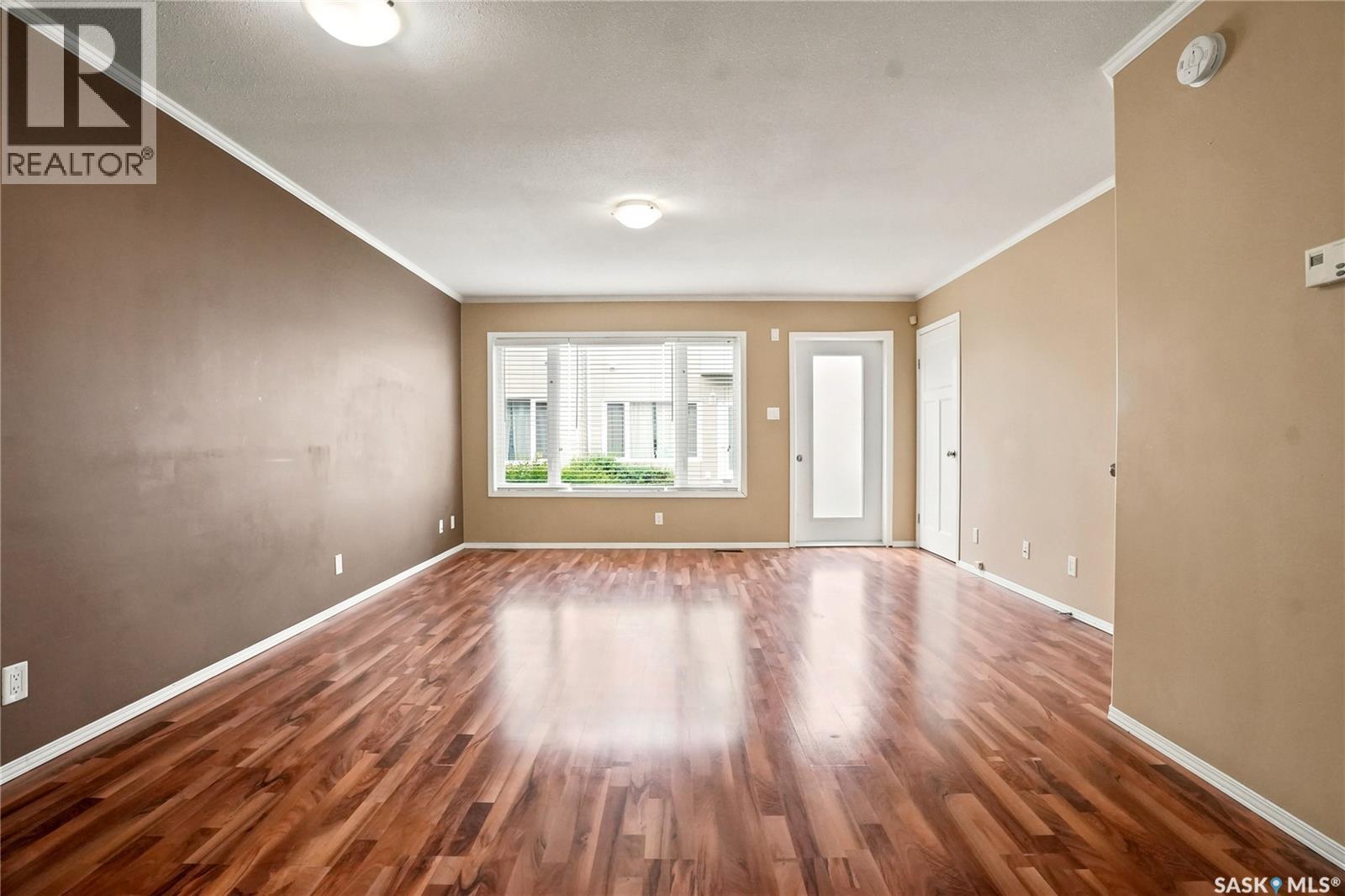 403 715 Hart ROAD — photo 13