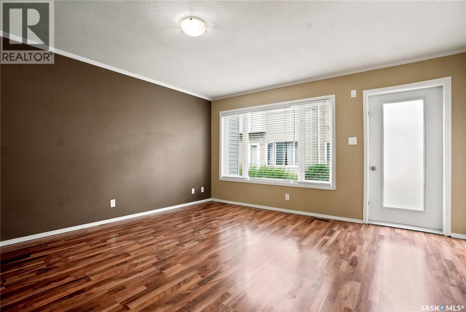 403 715 Hart ROAD — photo 15