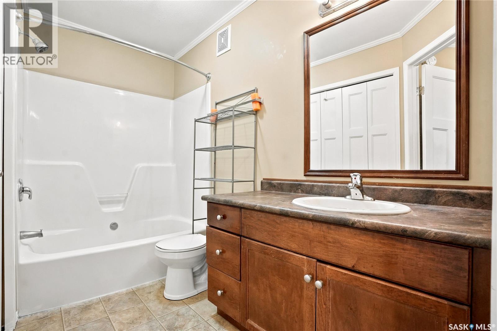 403 715 Hart ROAD — photo 23