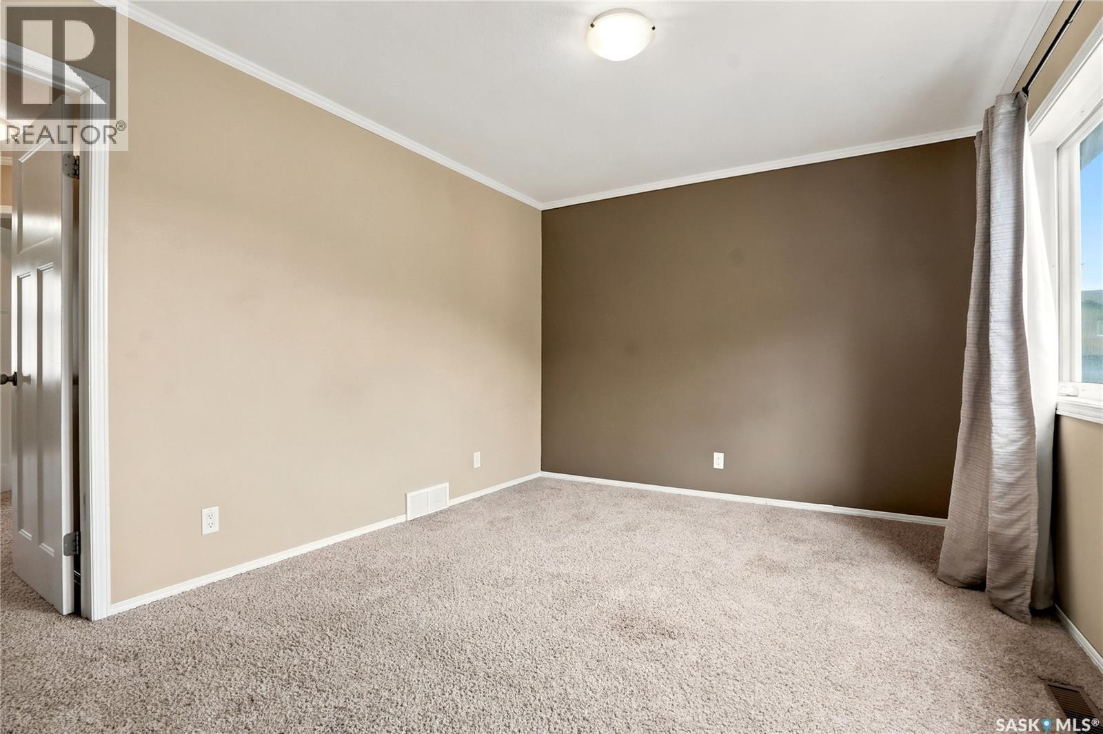 403 715 Hart ROAD — photo 24