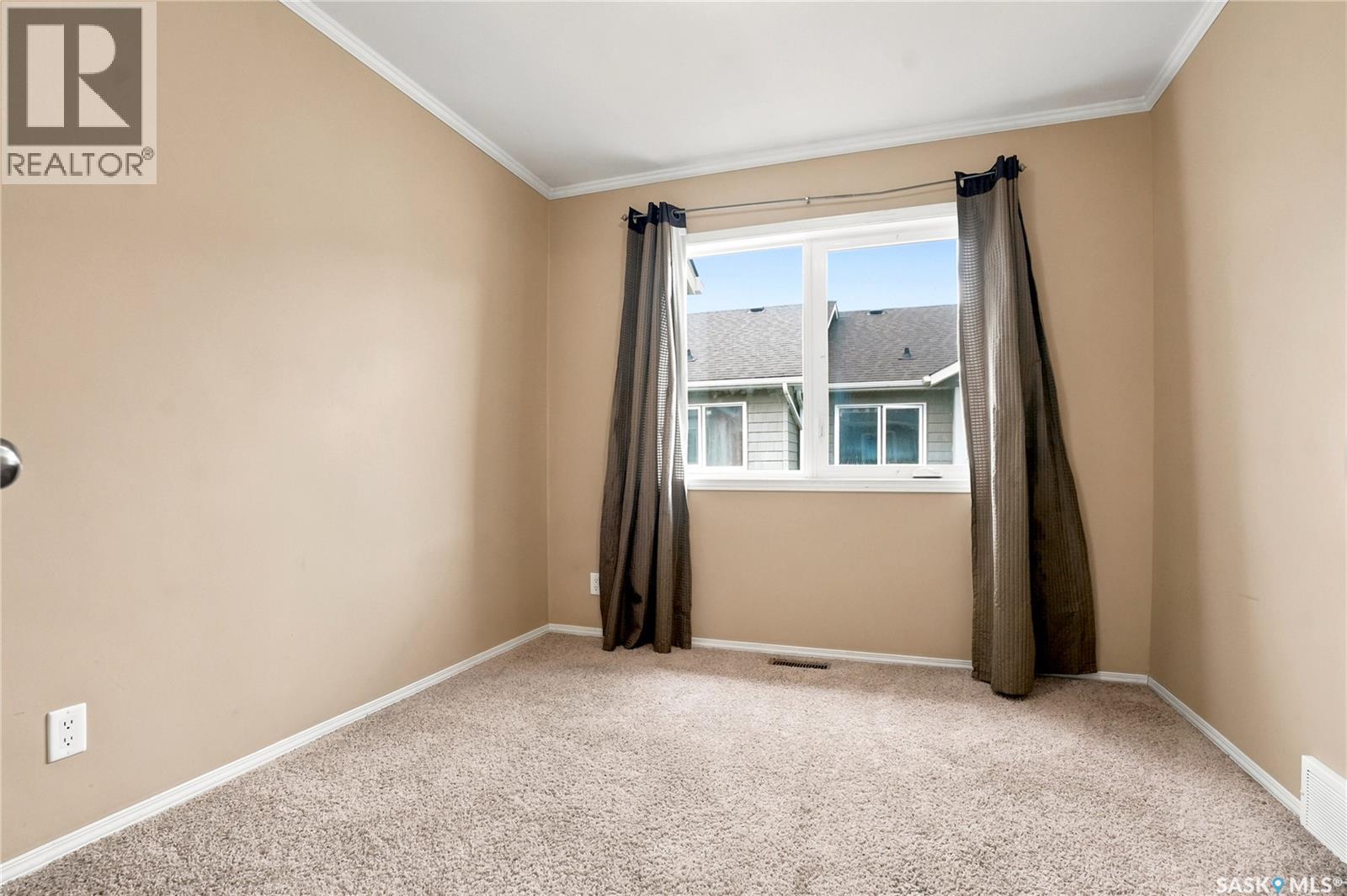 403 715 Hart ROAD — photo 29
