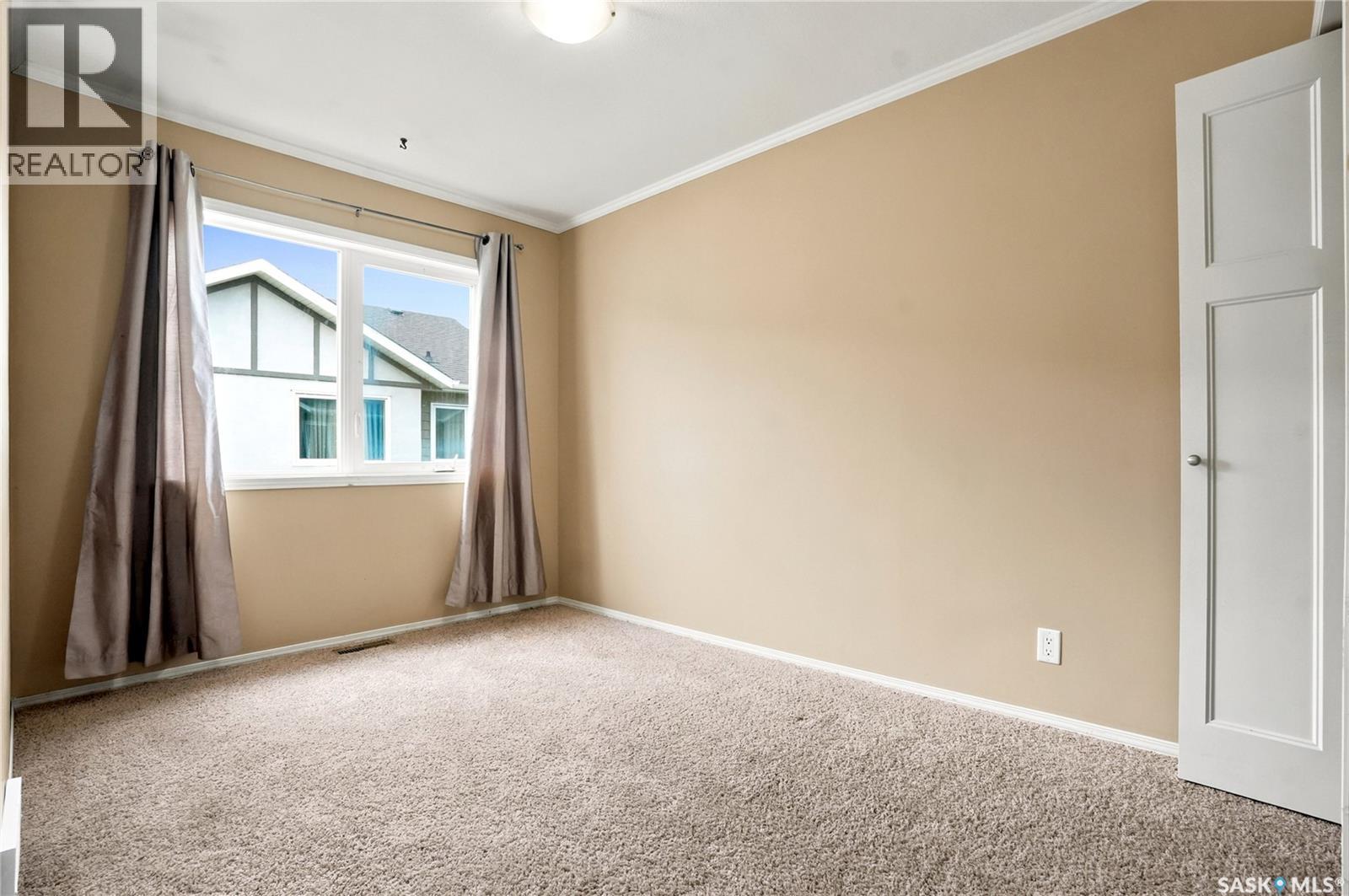 403 715 Hart ROAD — photo 30