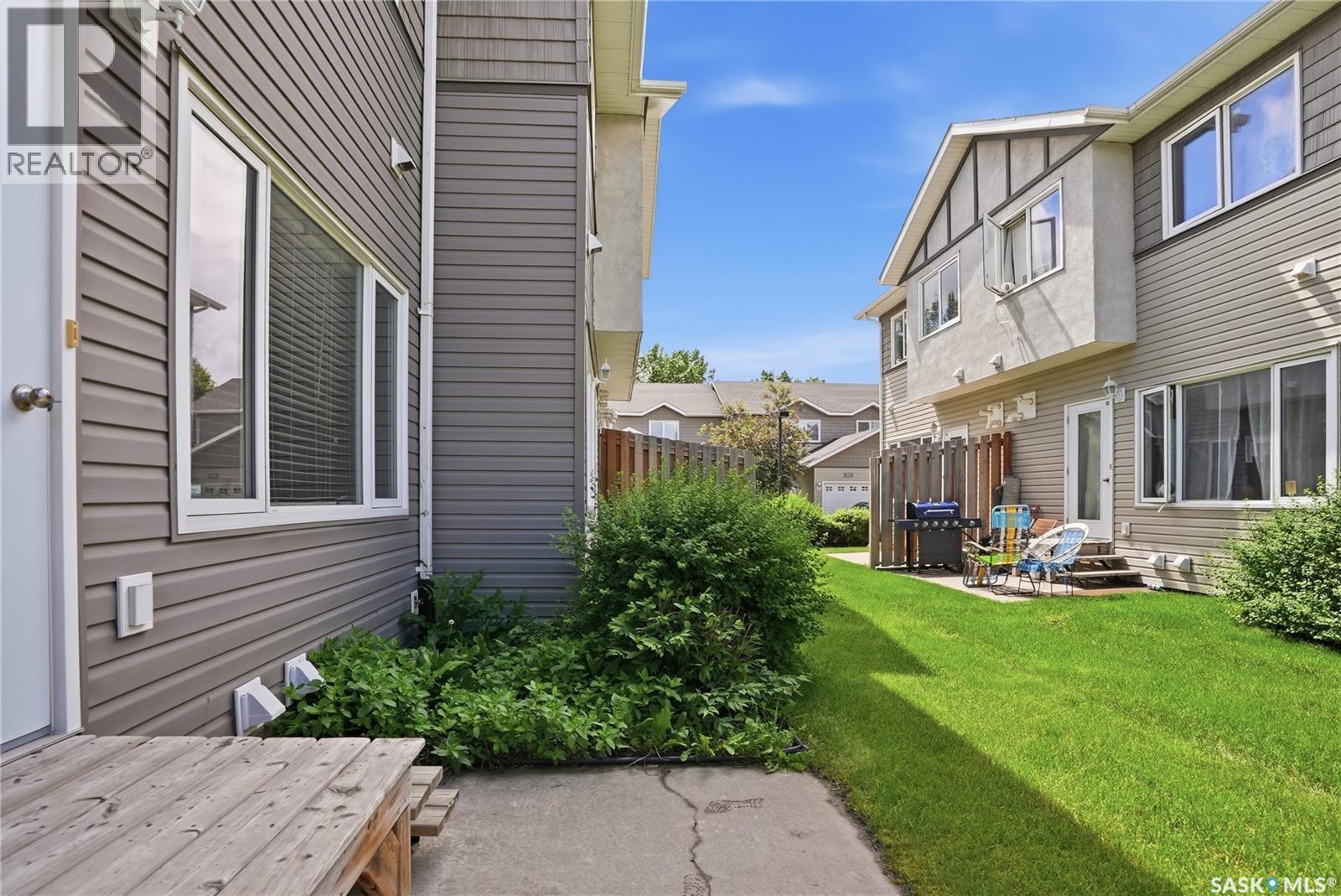 403 715 Hart ROAD — photo 36