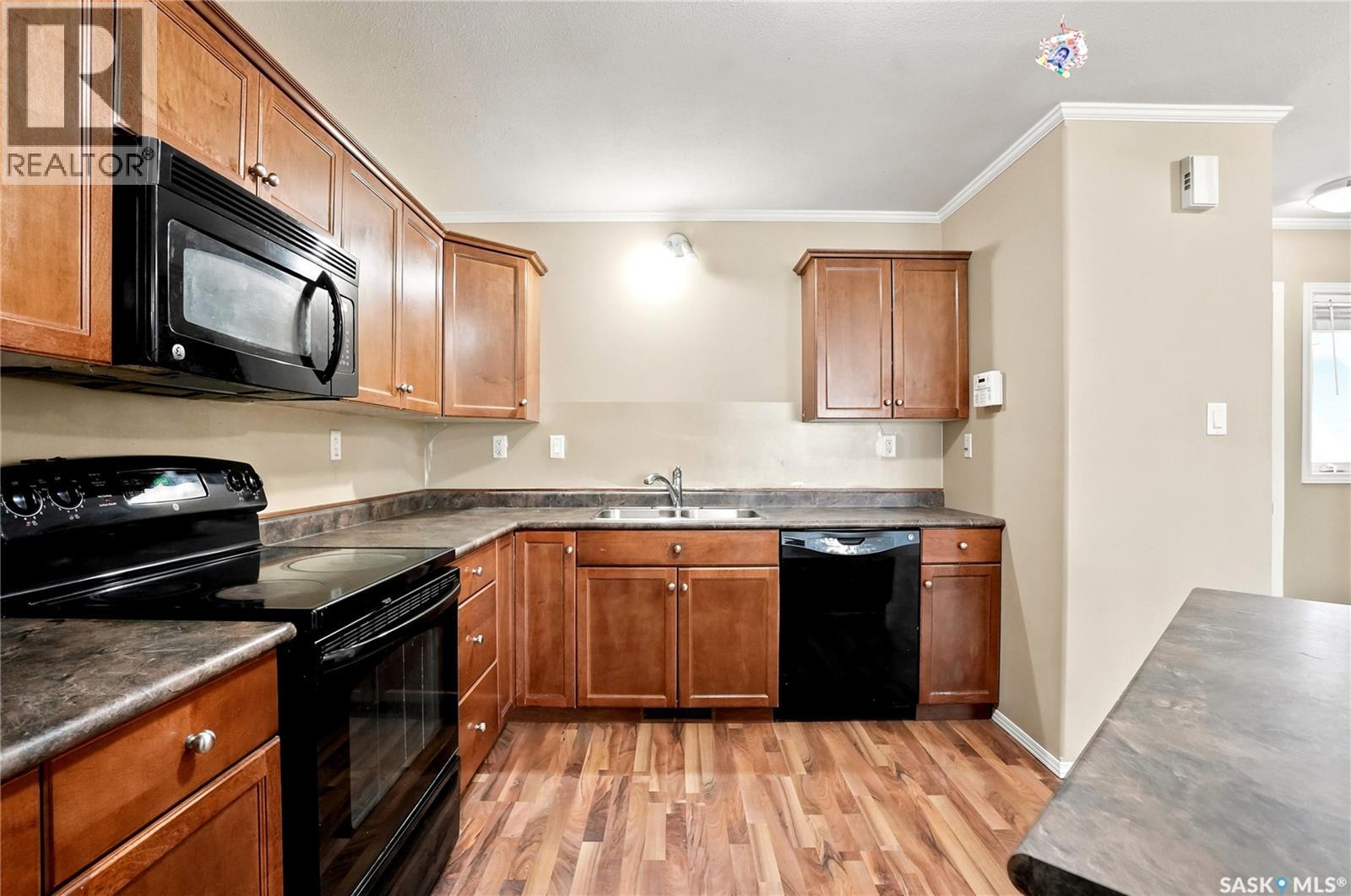 403 715 Hart ROAD — photo 8