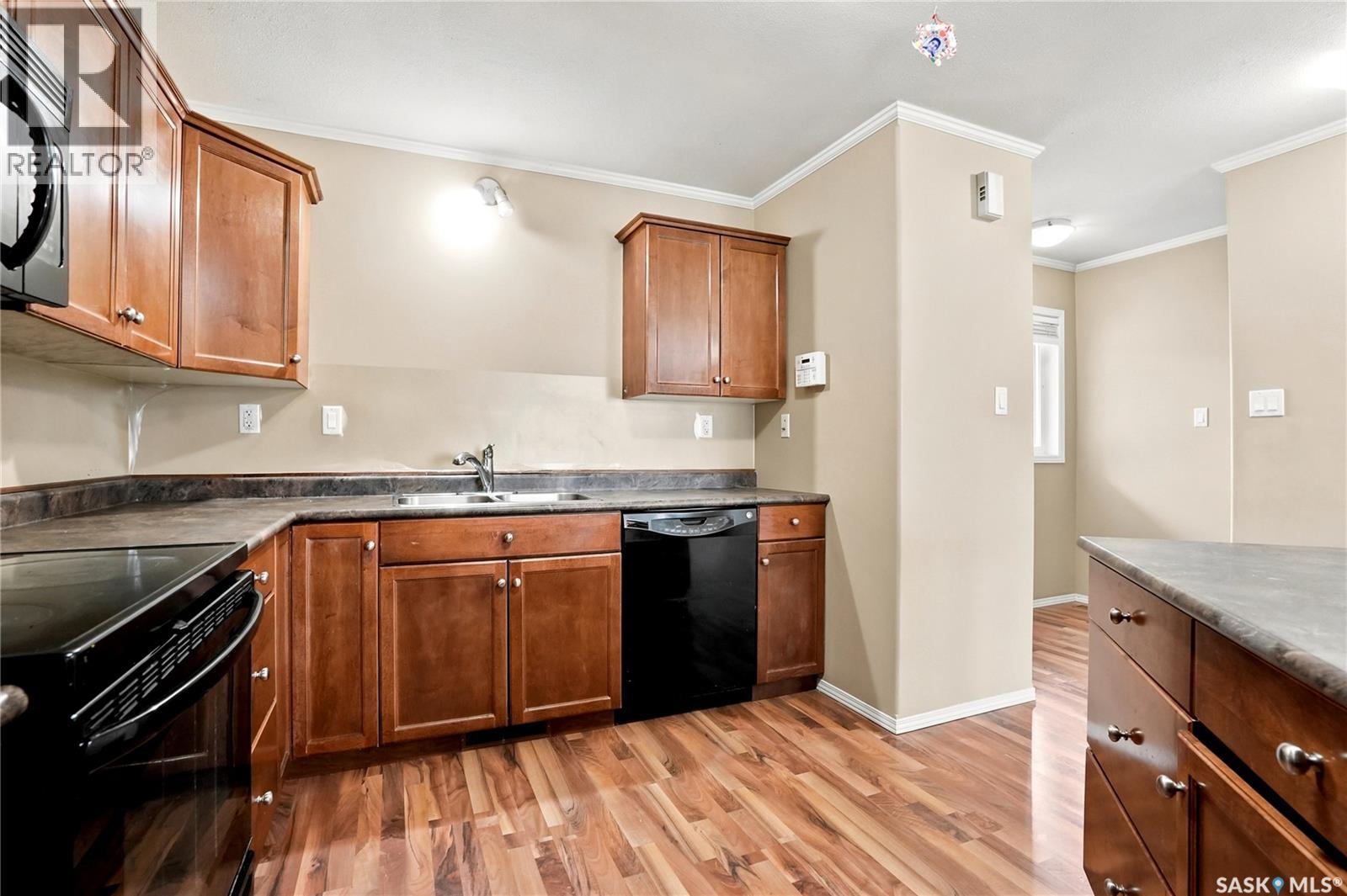 403 715 Hart ROAD — photo 9