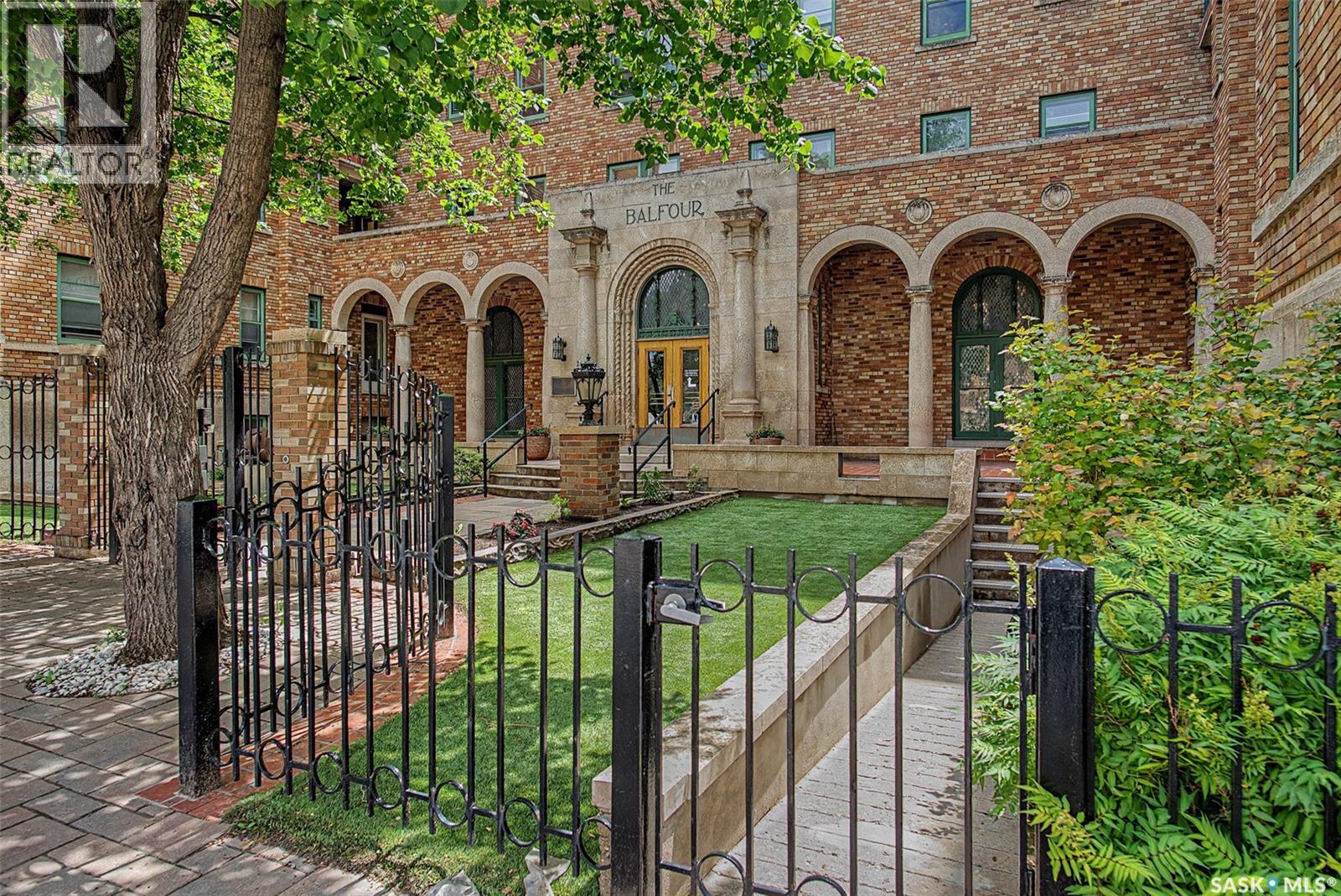 #214 2305 Victoria AVENUE - 3