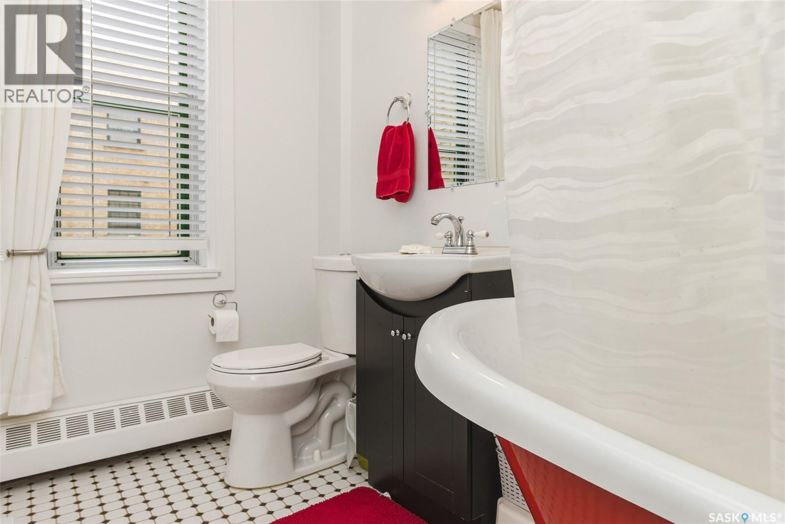 #214 2305 Victoria AVENUE - 25