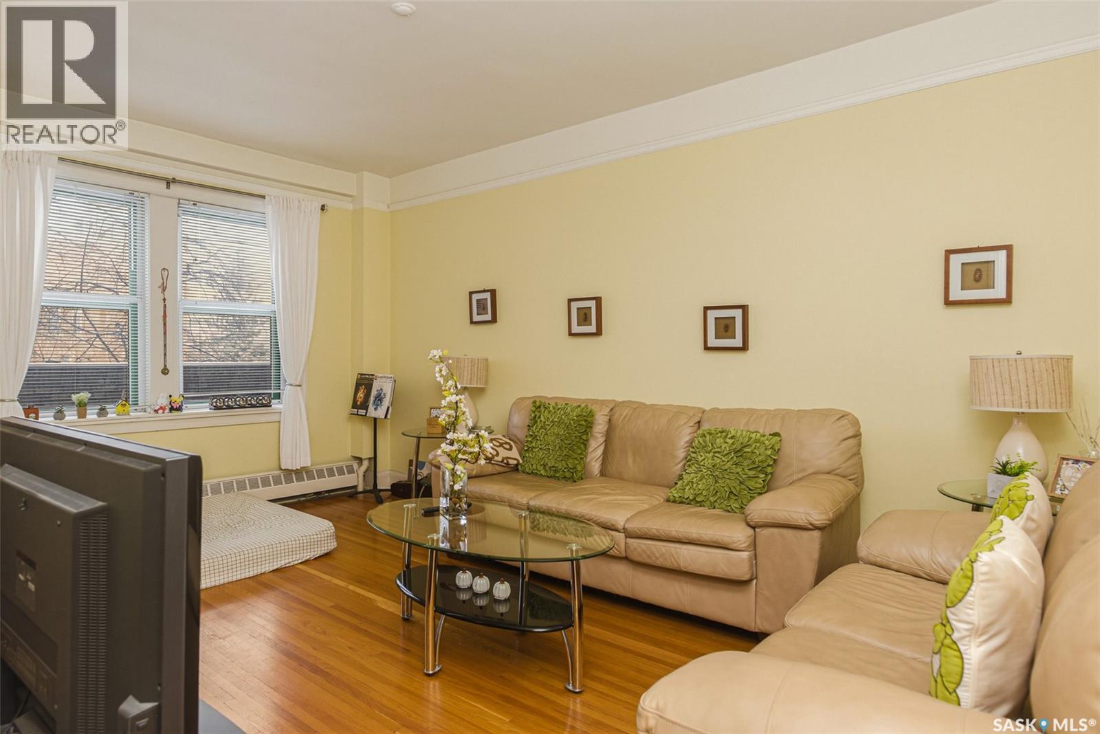 #214 2305 Victoria AVENUE - 21