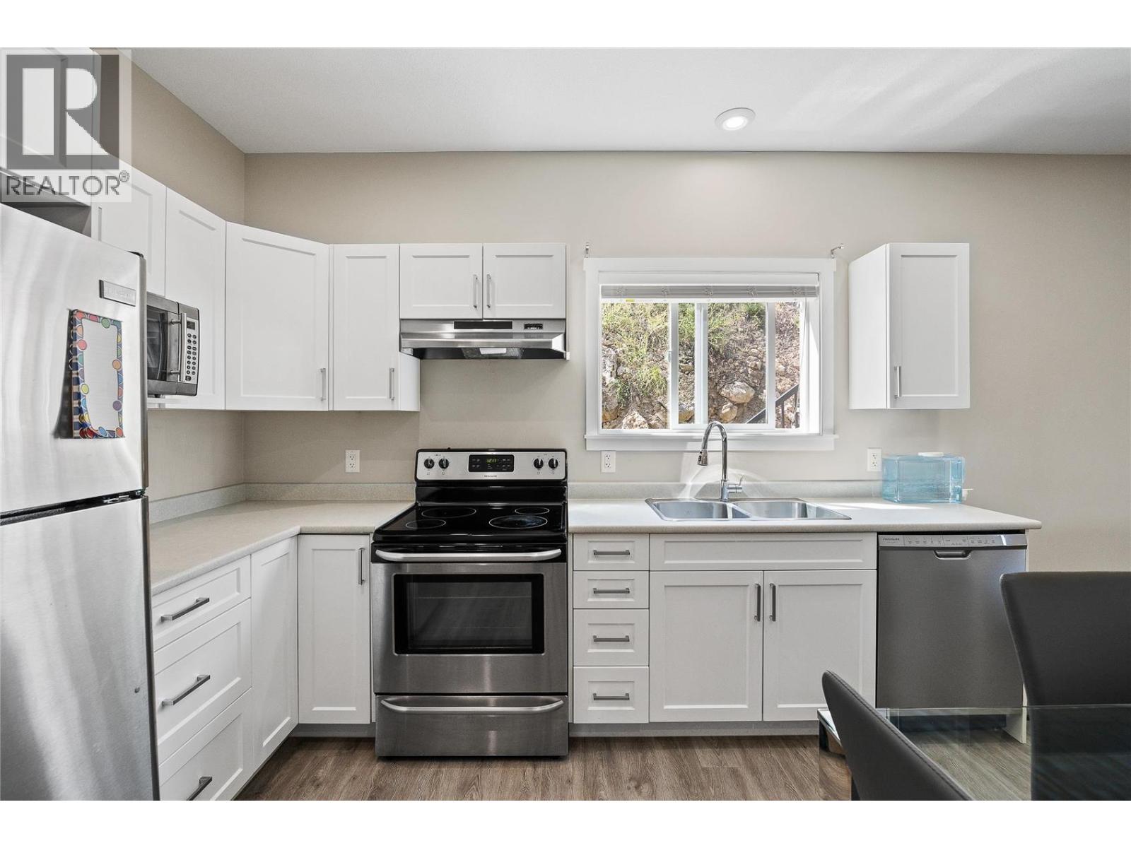 411 Prestwick Street - 54