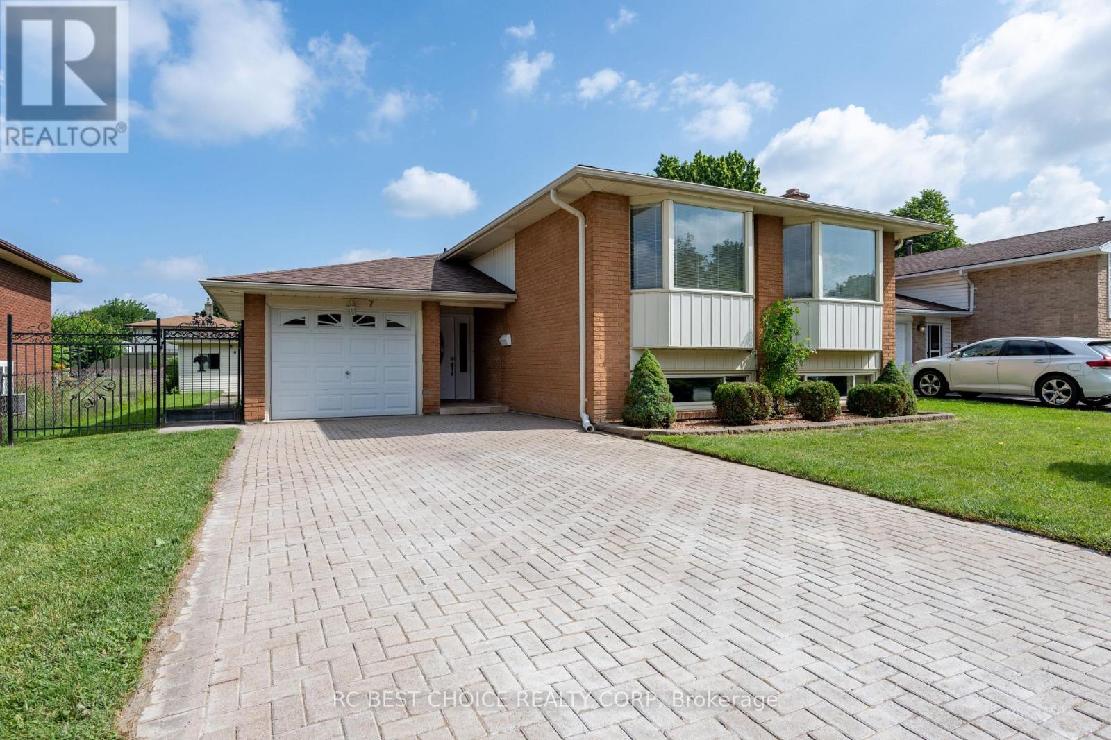 7 HARROW COURT - Image 3