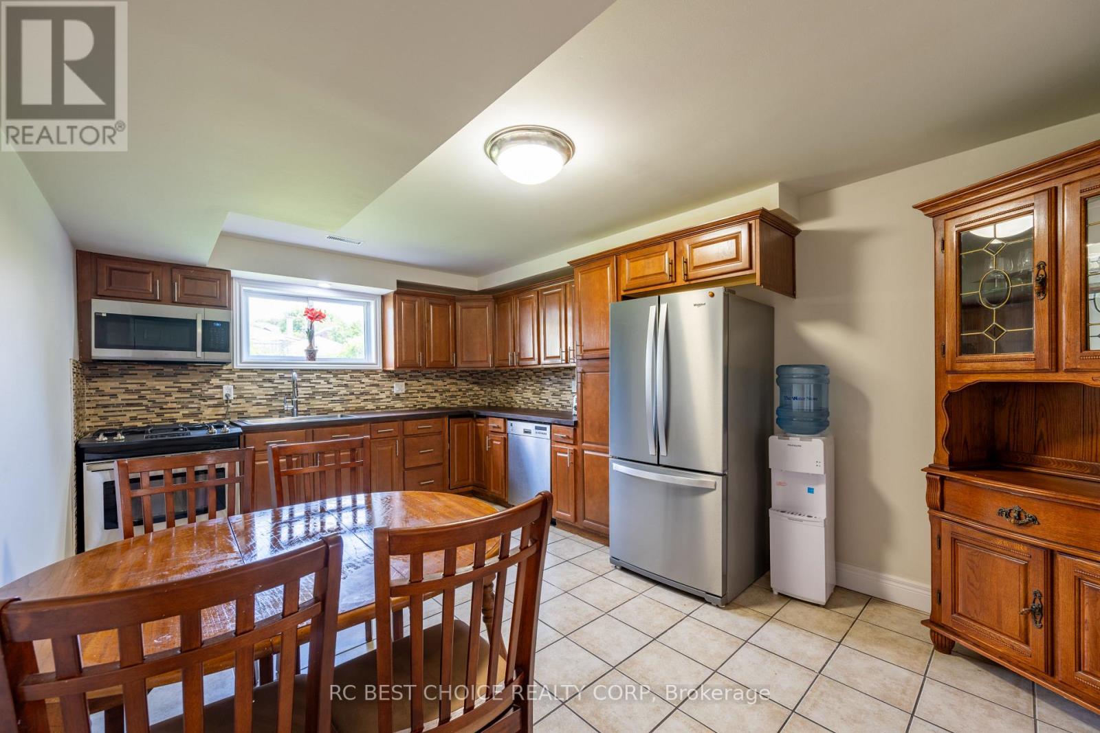 7 HARROW COURT - Image 32