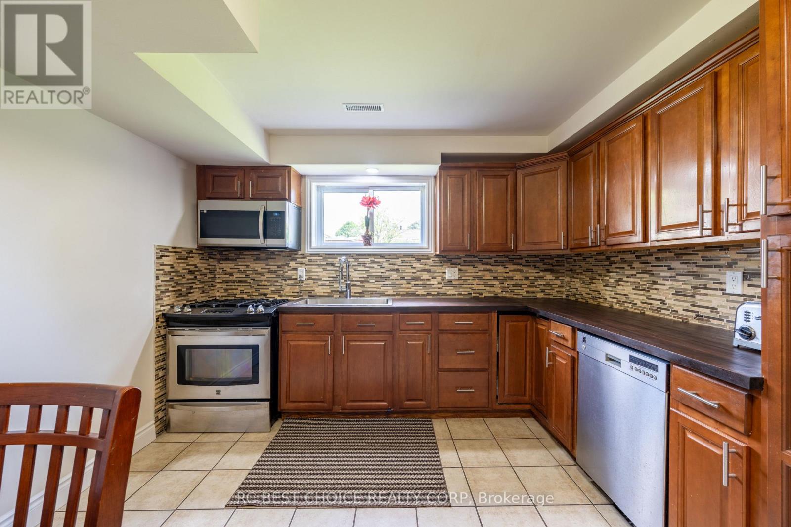 7 HARROW COURT - Image 33