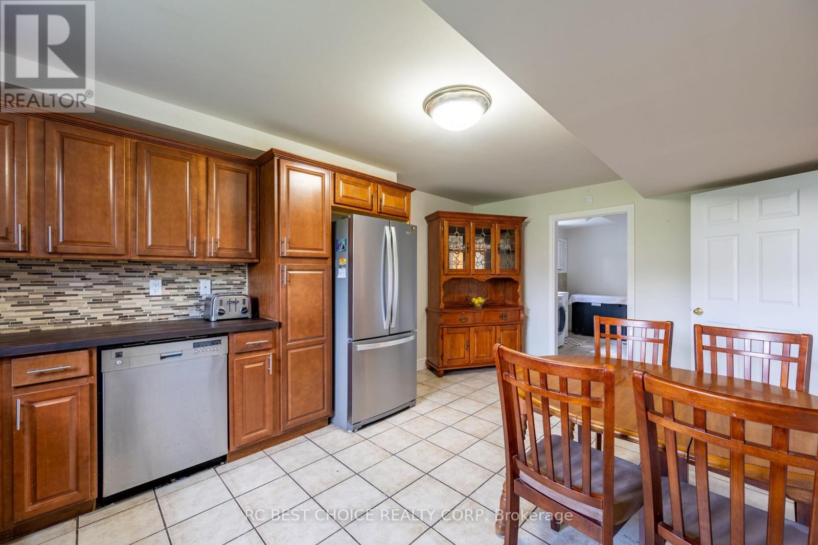 7 HARROW COURT - Image 34
